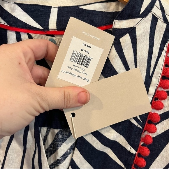 New with Tags Boden size 2 navy holiday palm tunic with red Pom Pom details - Picture 2 of 6